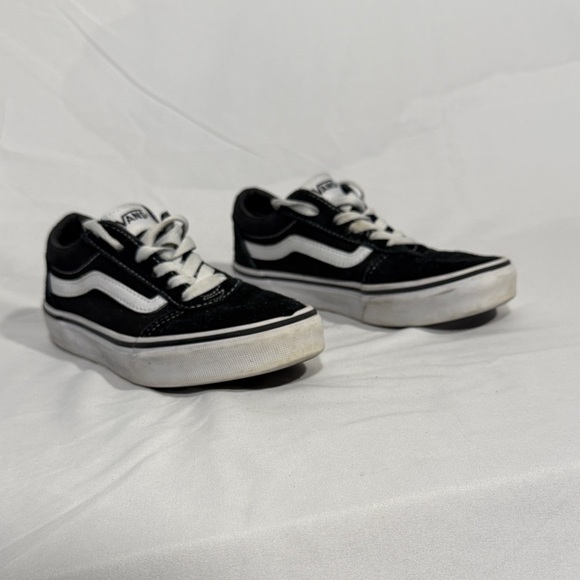 Vans Black and White Low-Top Sneakers - Picture 2 of 6